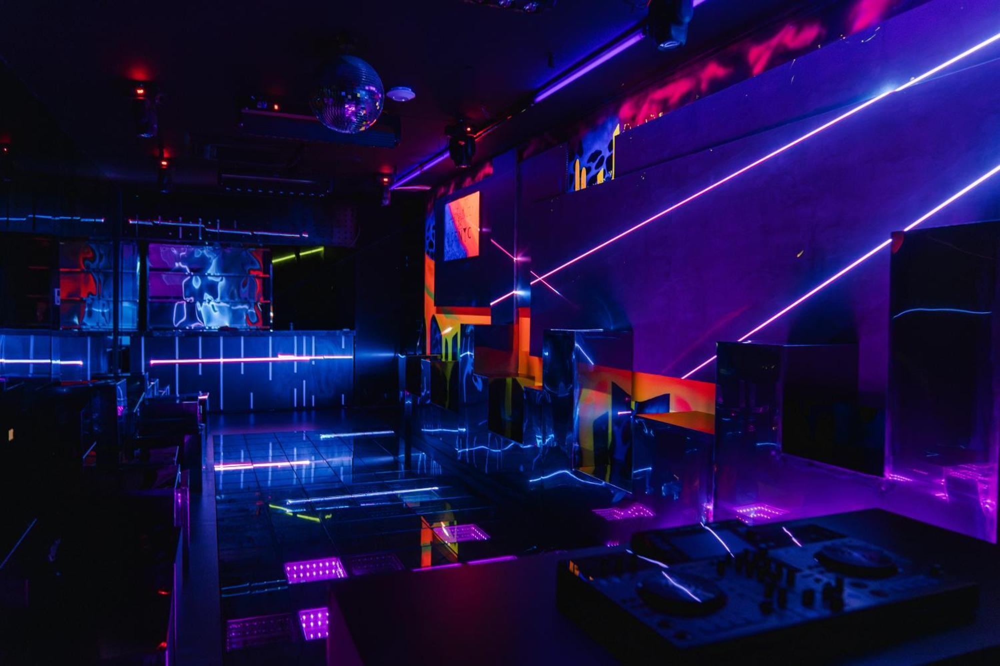 メイ ドゥ ヴィル オールド クォーター ホテル ハノイ市 エクステリア 写真 The nightclub