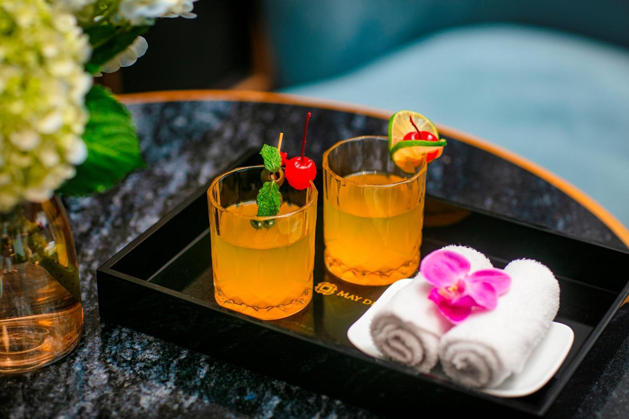 メイ ドゥ ヴィル オールド クォーター ホテル ハノイ市 エクステリア 写真 Welcome drink at a hotel