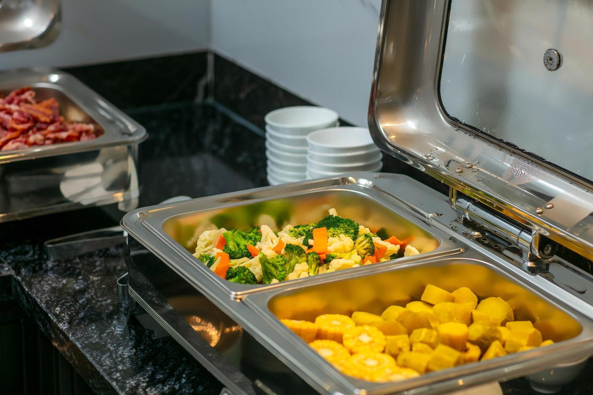 メイ ドゥ ヴィル オールド クォーター ホテル ハノイ市 エクステリア 写真 A chafing dish