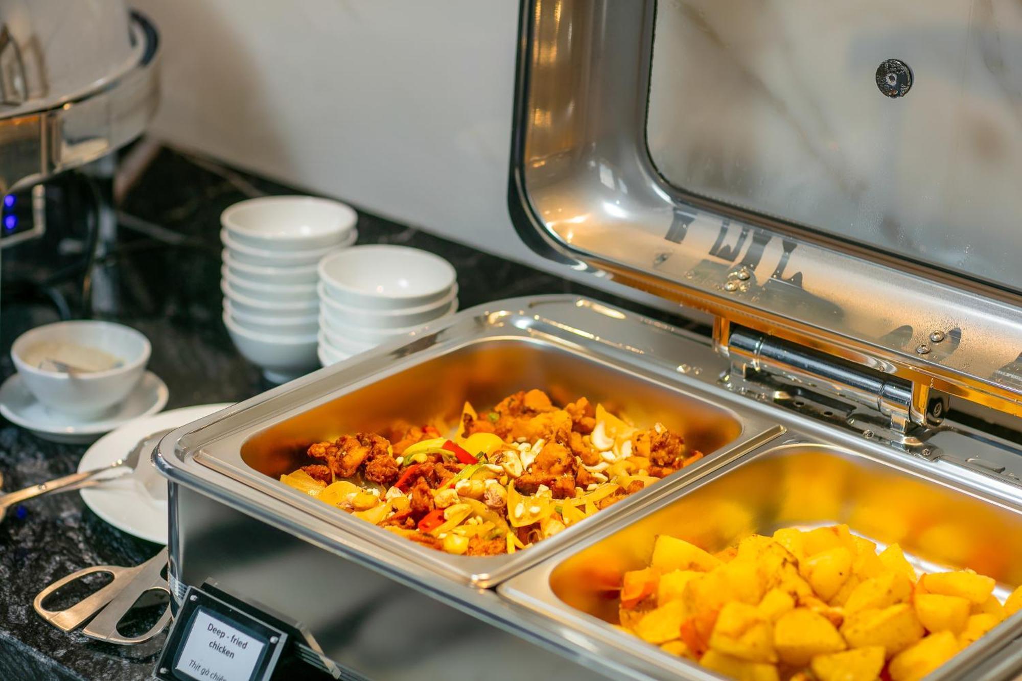 メイ ドゥ ヴィル オールド クォーター ホテル ハノイ市 エクステリア 写真 A chafing dish