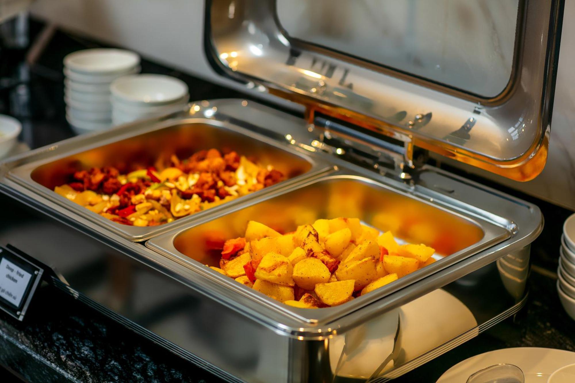 メイ ドゥ ヴィル オールド クォーター ホテル ハノイ市 エクステリア 写真 A chafing dish