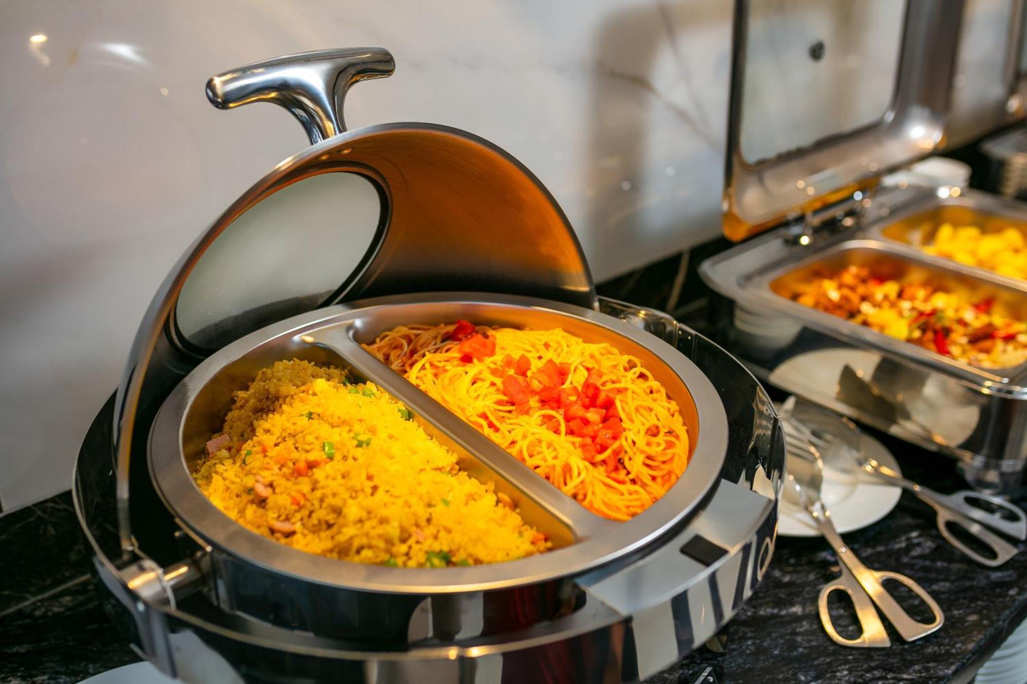 メイ ドゥ ヴィル オールド クォーター ホテル ハノイ市 エクステリア 写真 A chafing dish